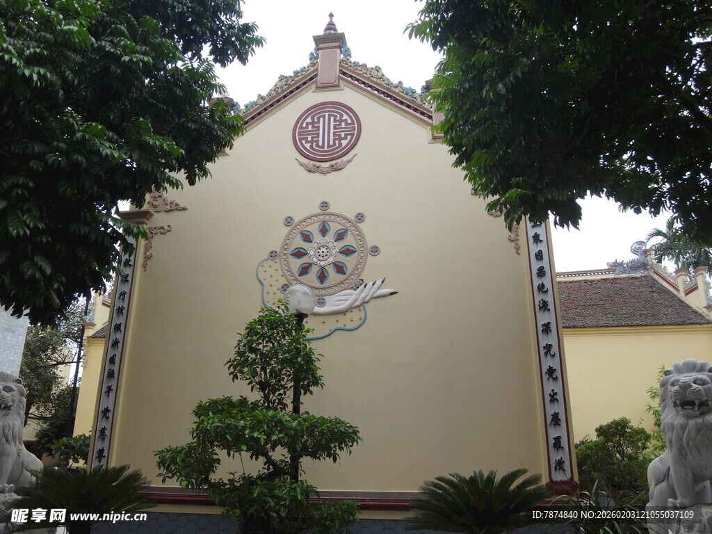 古朴寺庙建筑外观