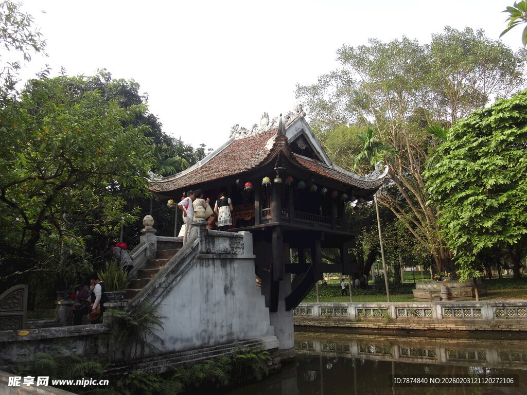 越南古亭 掩映于绿树碧水间