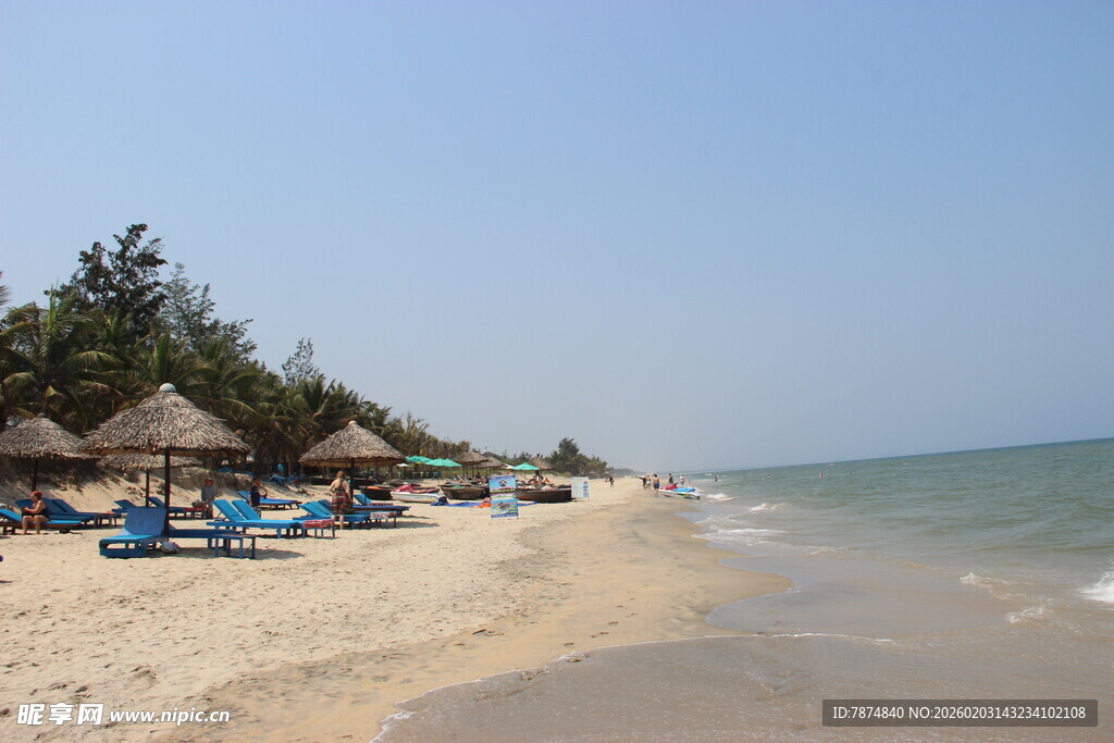 美丽海滨沙滩度假场景
