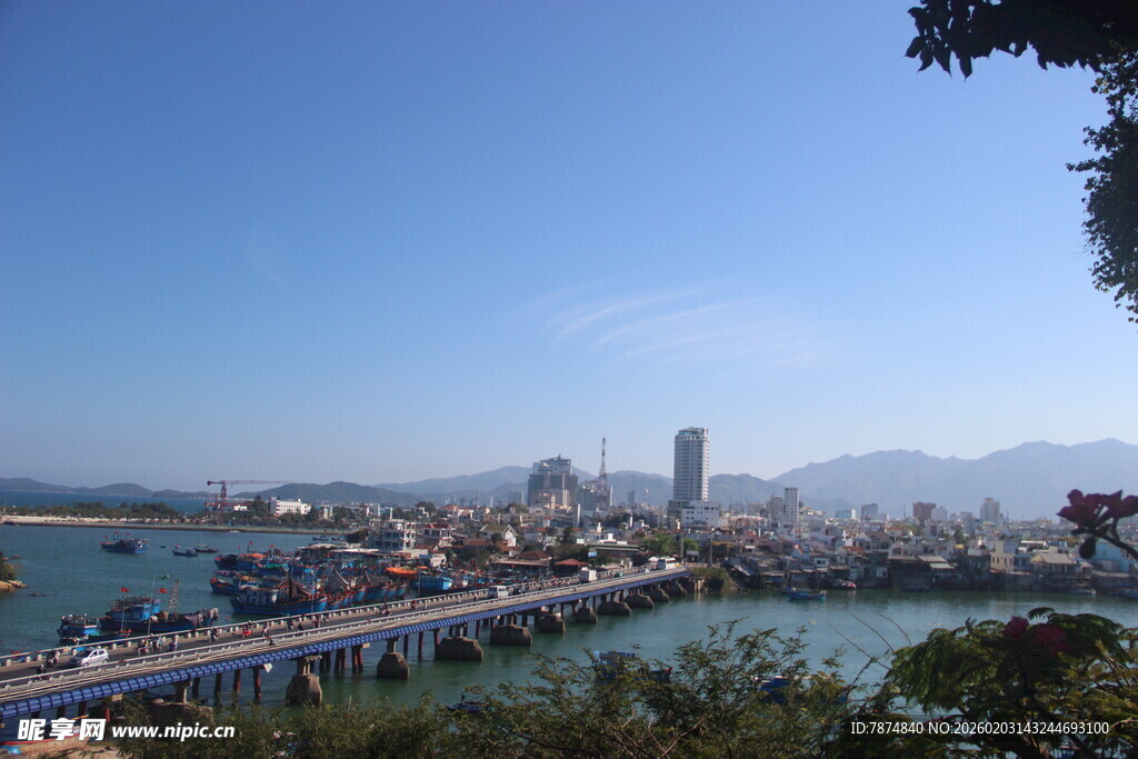 海滨城市美丽风光远眺