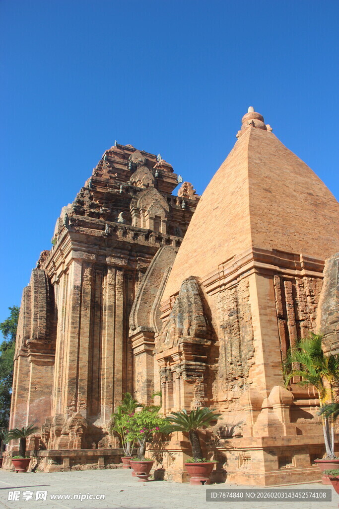 古老壮观的东南亚寺庙建筑