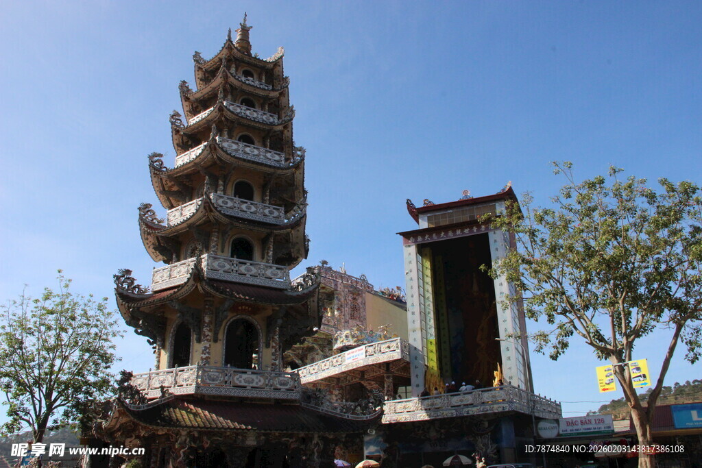 越南古雅宝塔与中式建筑景观