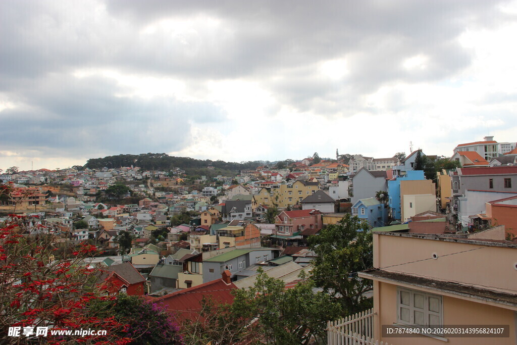 越南多彩山城俯瞰美景