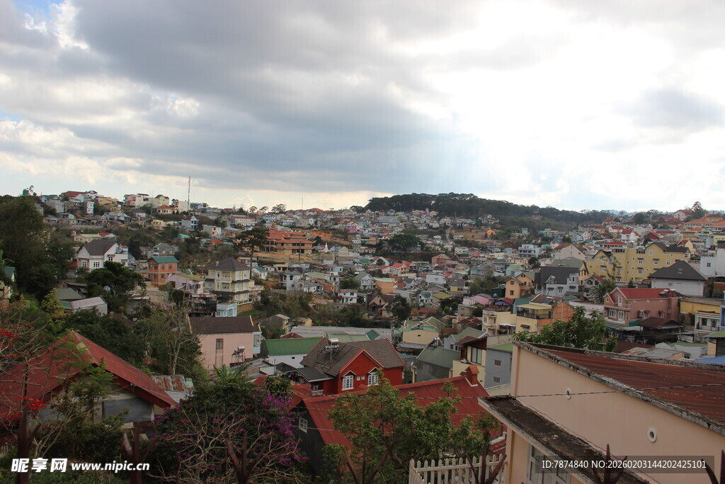 越南俯瞰多彩城市景观