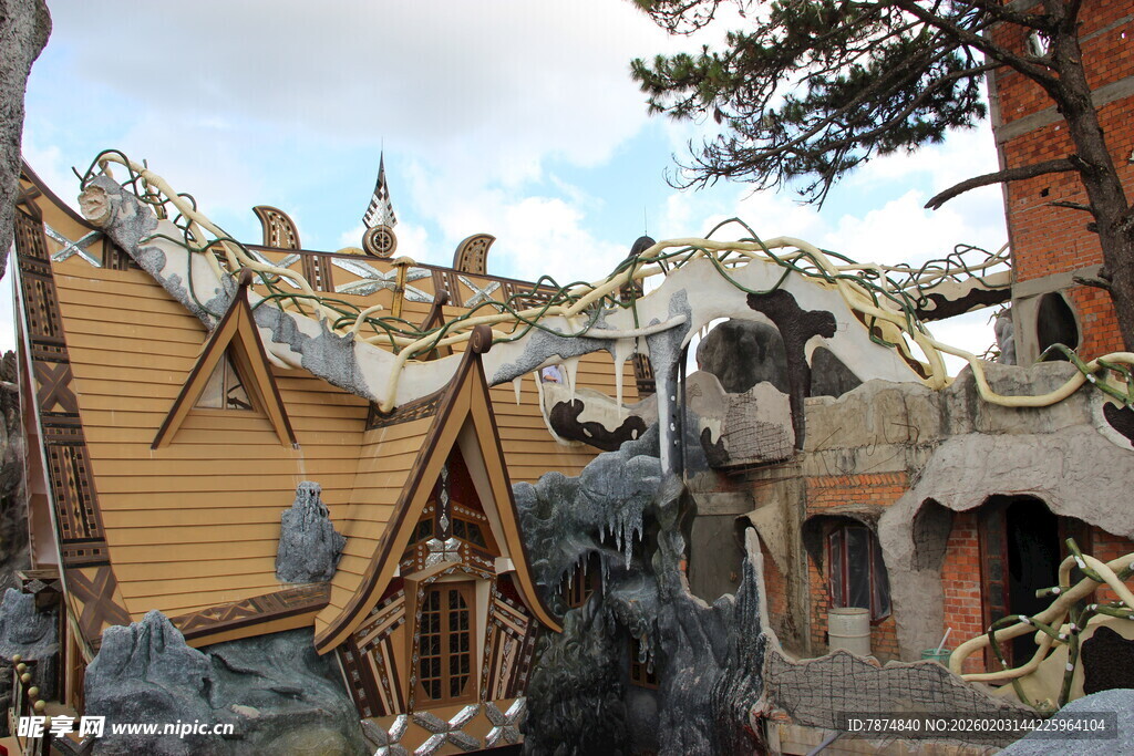 越南破旧房屋废墟场景