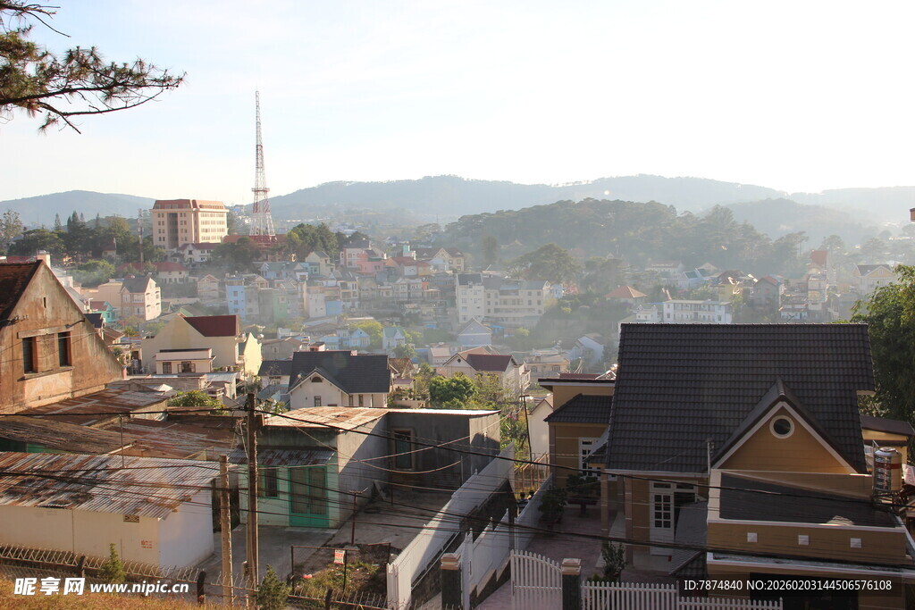 越南山间小镇风光