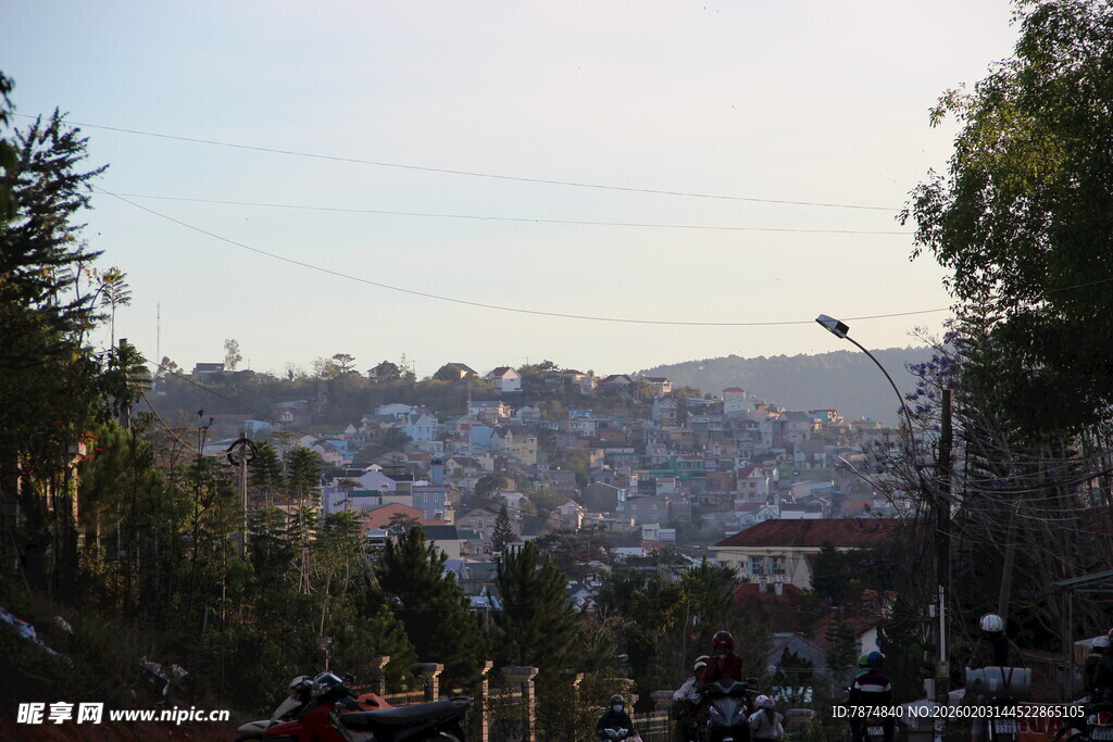越南山间城镇景象