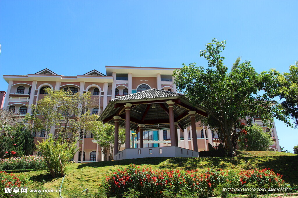 越南优雅别墅与精致花园景观