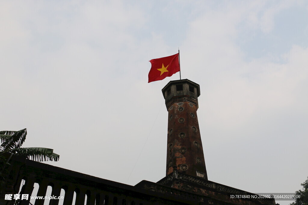越南屋顶红旗飘扬