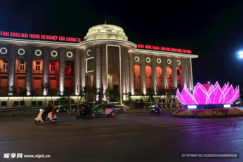 越南夜晚璀璨的建筑与莲花景观