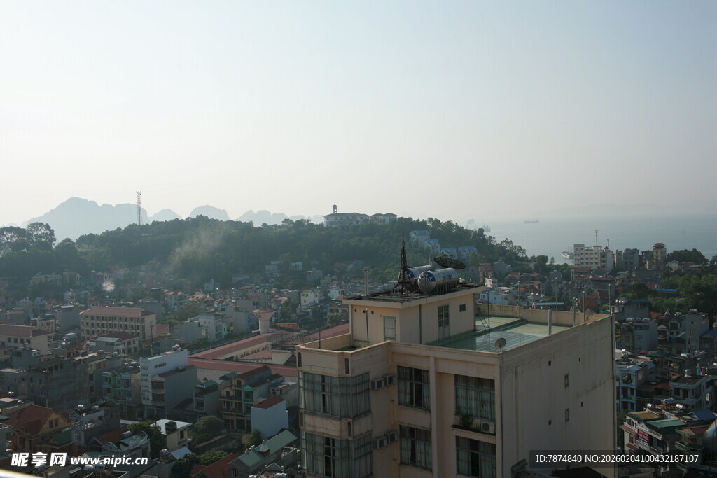 越南城市与远山景观俯瞰图