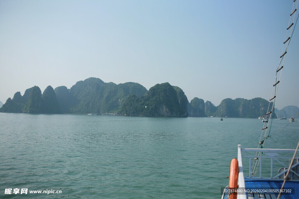 越南海上风光之奇特山峦景观