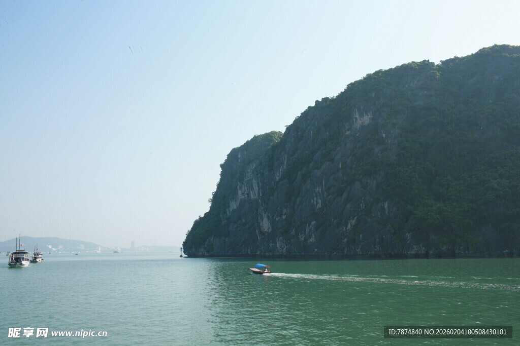 越南海上青山泛舟美景