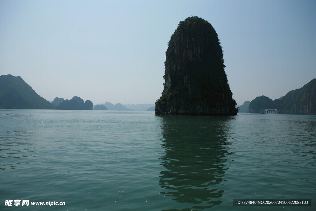 越南海上孤岩景观