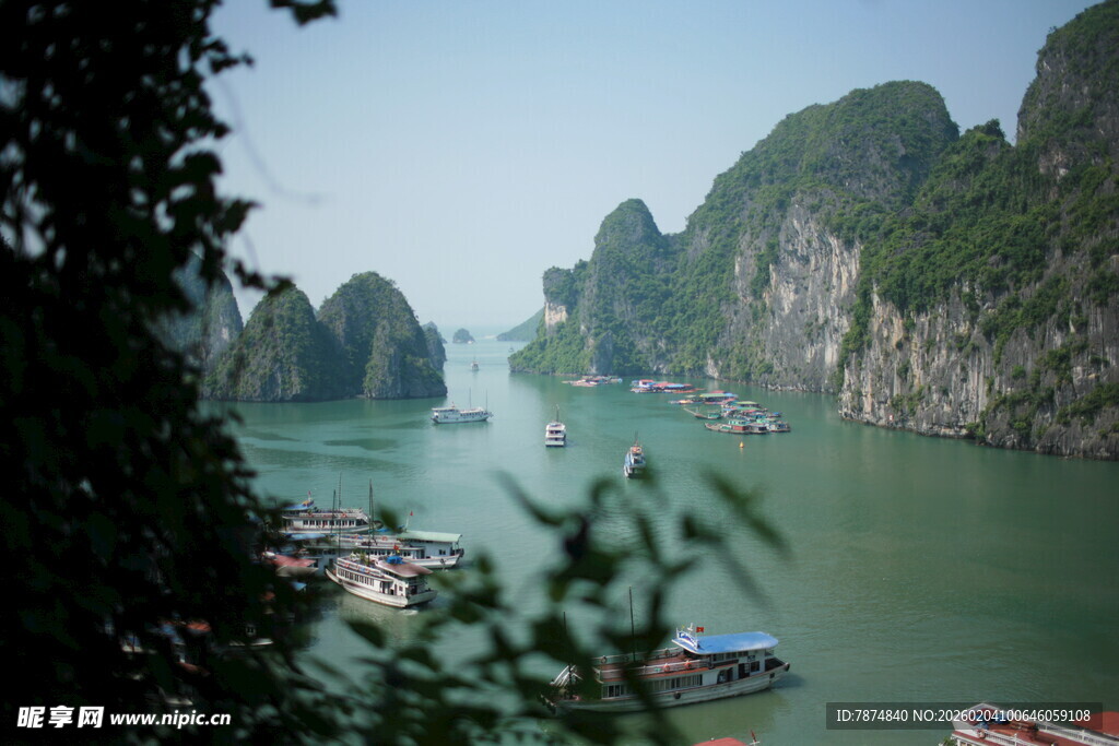 越南越南下龙湾美丽山水风光