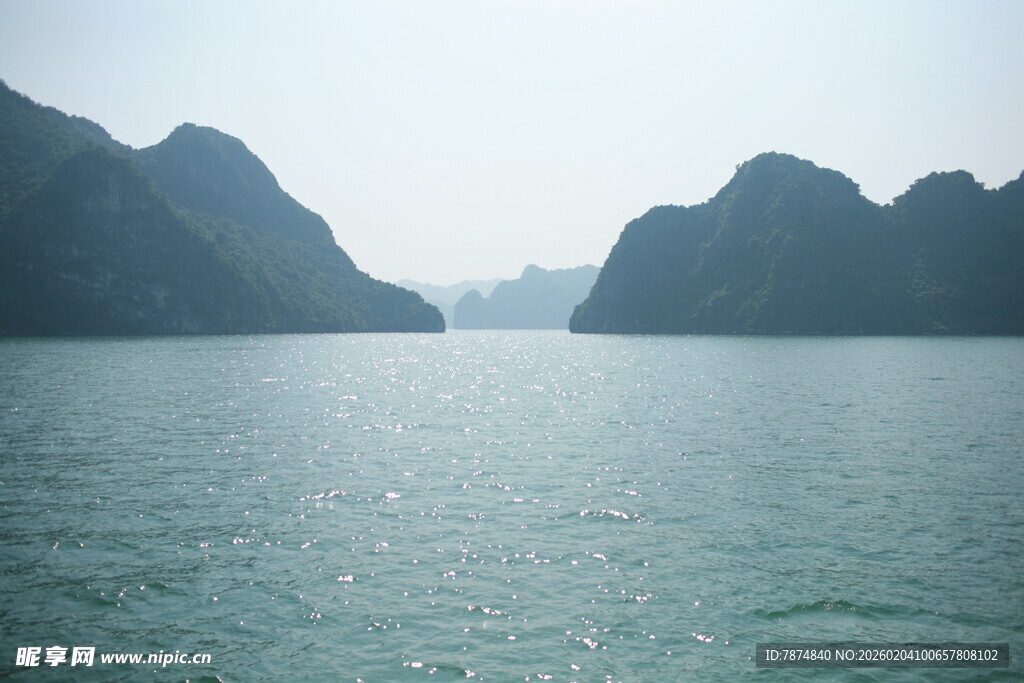 越南宁静山水间的秀丽湖景