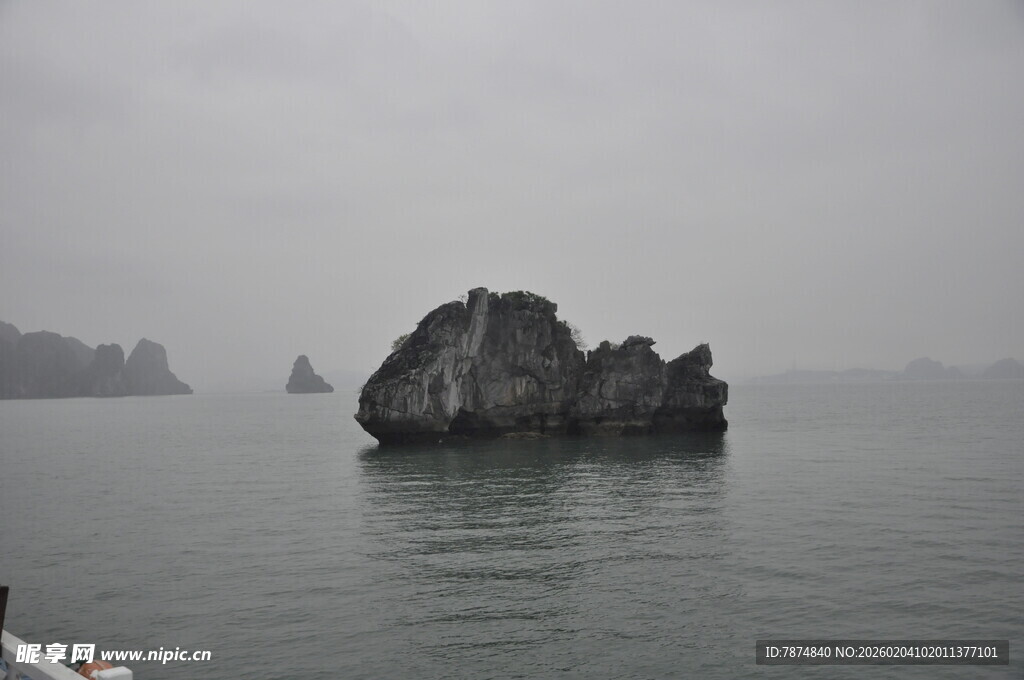 越南海上孤岩景观