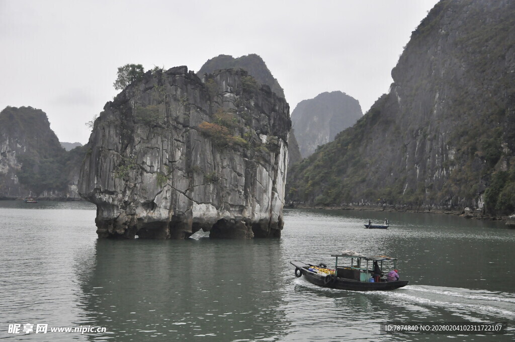越南下龙湾游船景色