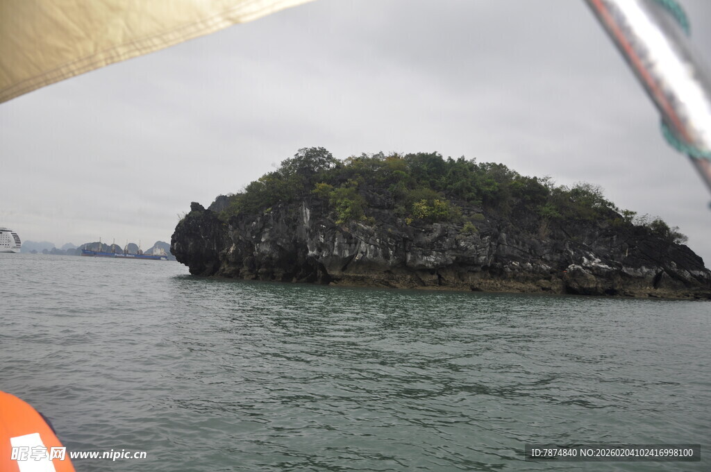 越南海上孤岩景观