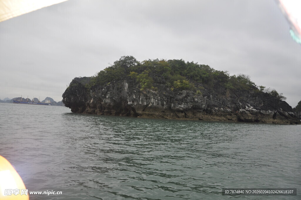 越南海上孤岩景观