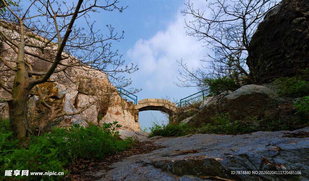 山间石桥风景