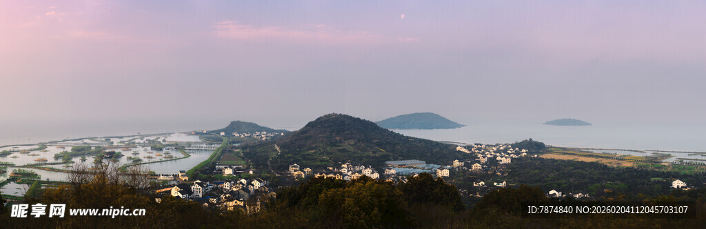 黄昏下的山城美景
