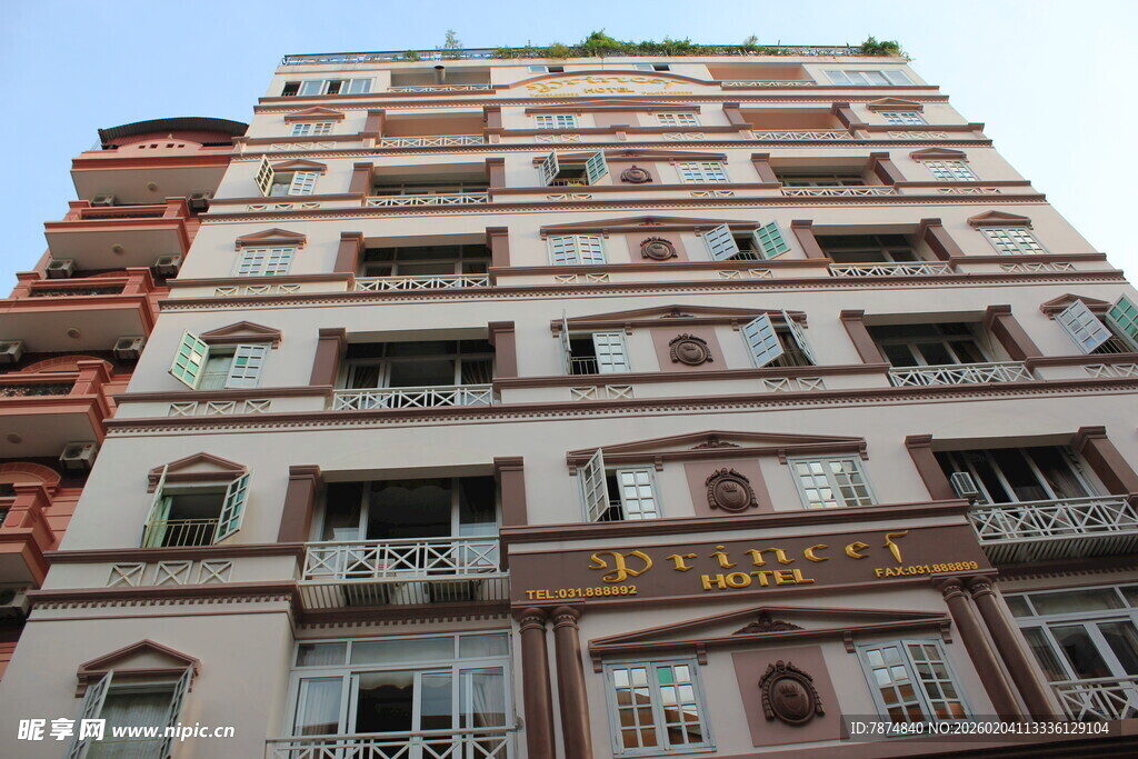 越南多层彩色建筑外观