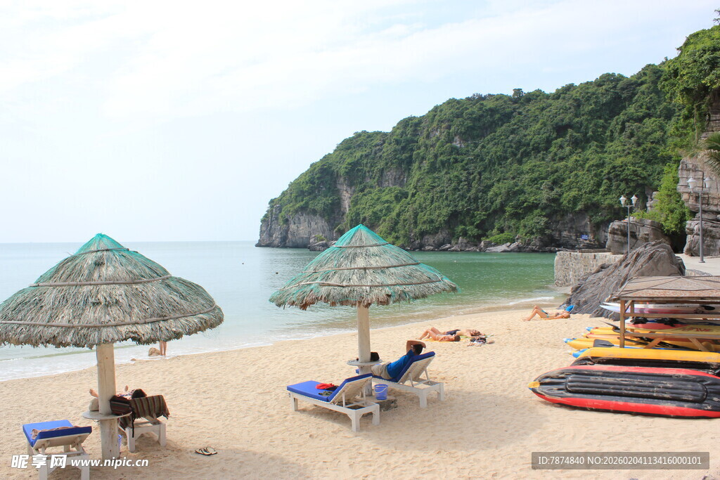 越南海滨度假场景 休闲遮阳伞