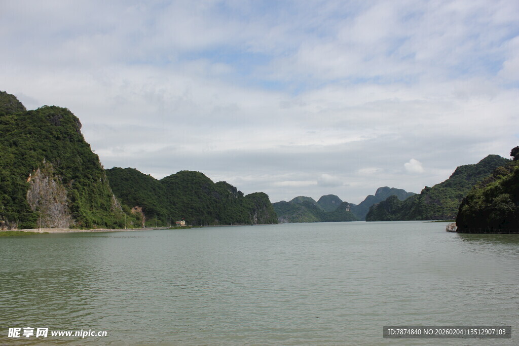 越南下龙湾美丽湖景风光