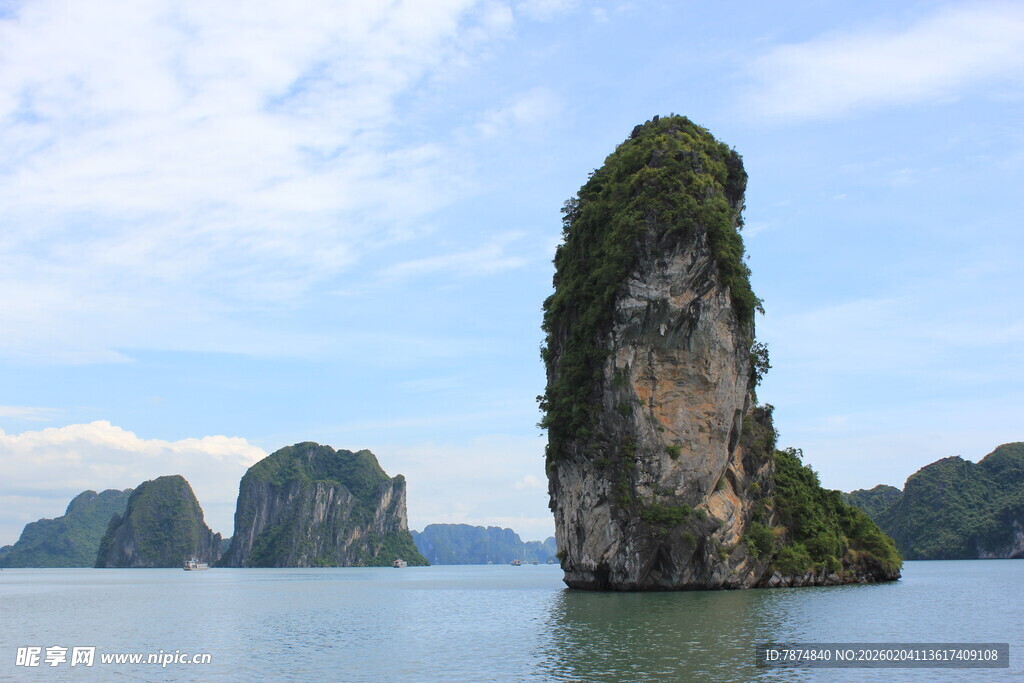 越南海上嶙峋奇峰
