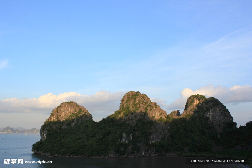 越南海上奇岩景观