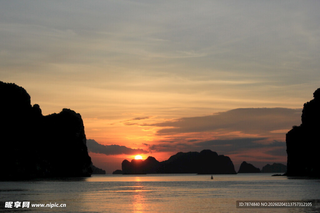越南海上日落 壮丽山水景观