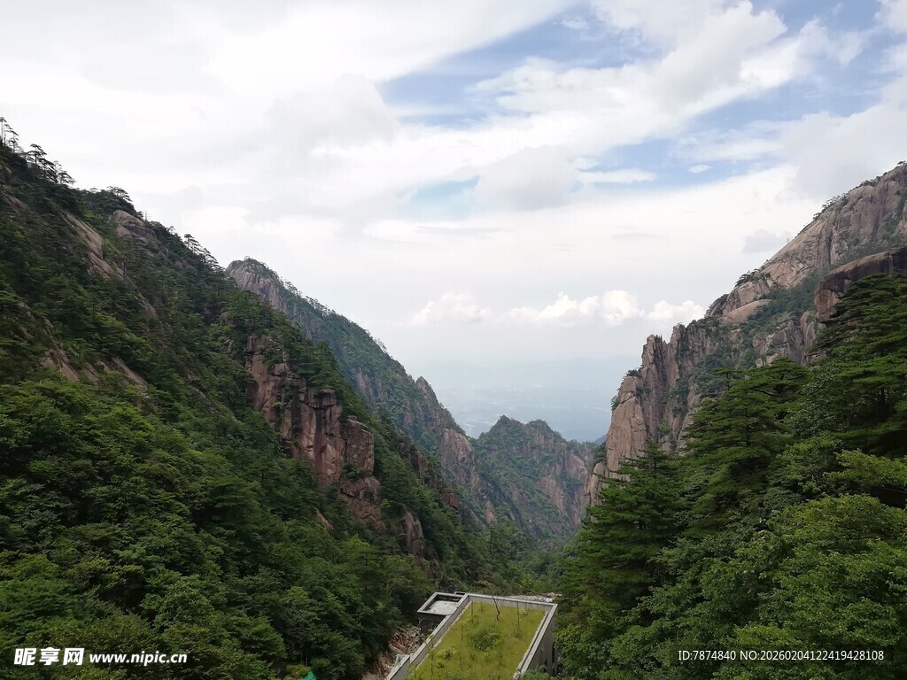山间峡谷美景