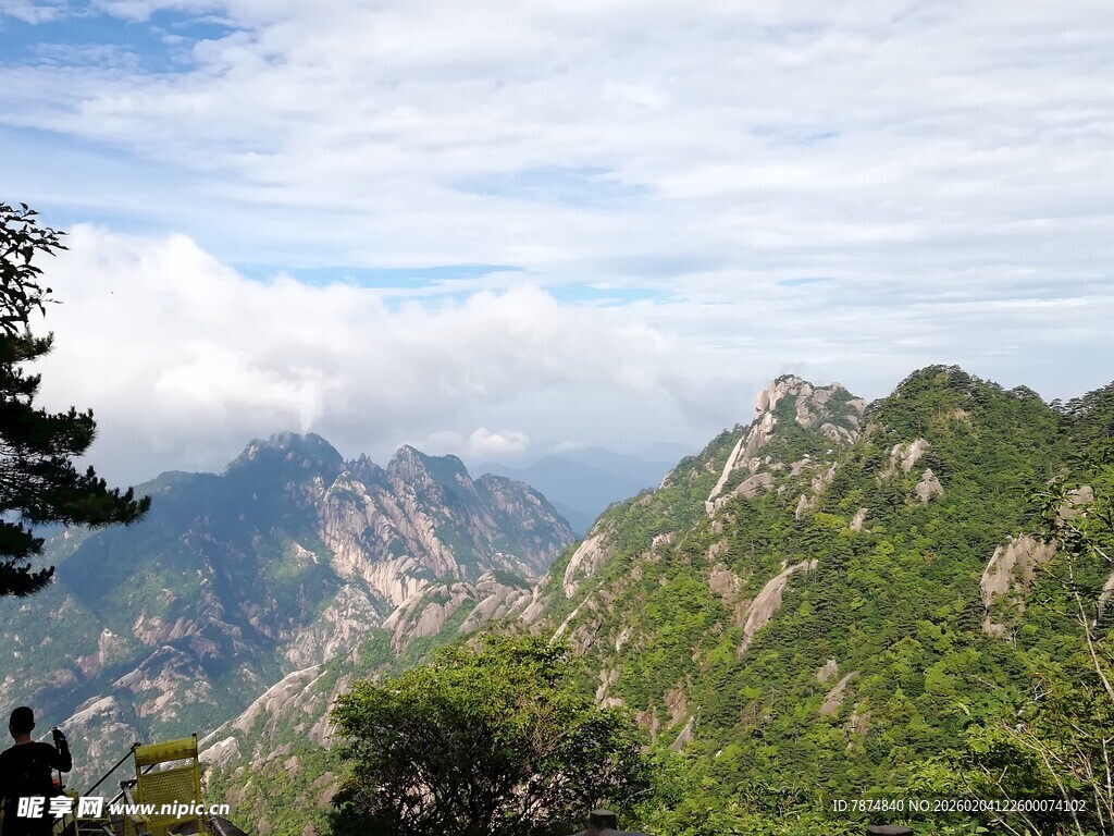 壮美山峦风景