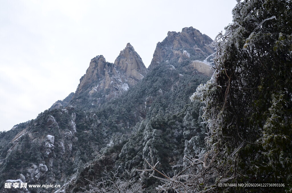 冬日峻岭雪景
