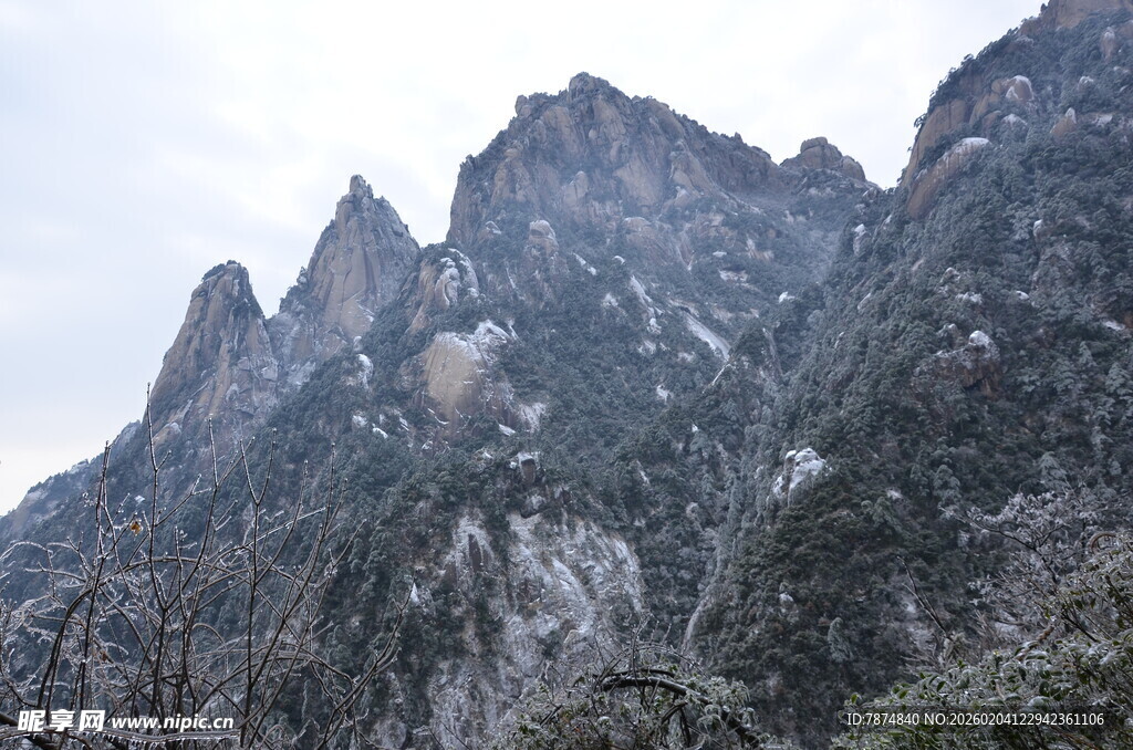 巍峨壮丽的高山景观