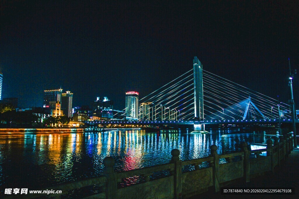 城市夜景桥梁璀璨灯光秀