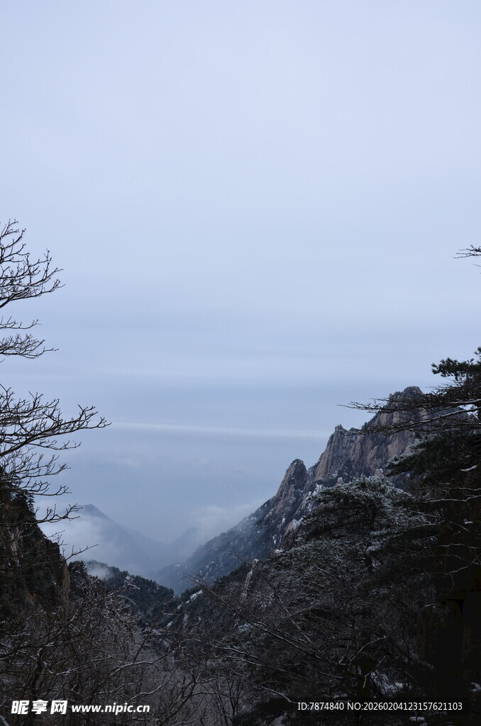 山间云海景色