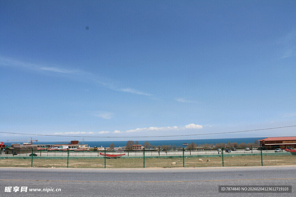 海滨公路旁的开阔风景