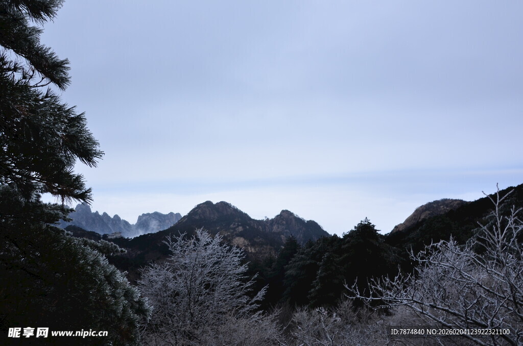 冬日山林雪景