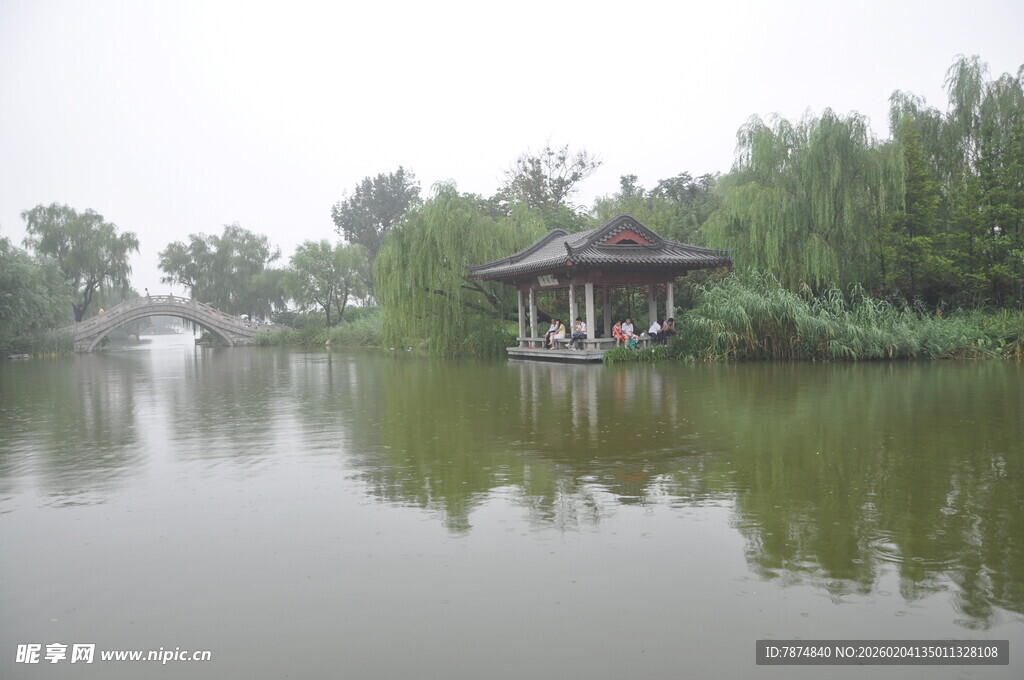 湖畔亭阁 静谧水乡景致