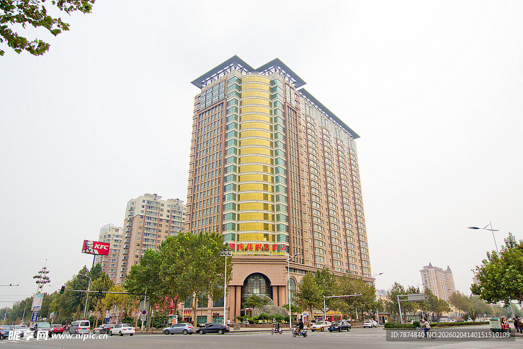 城市中高耸的现代化建筑