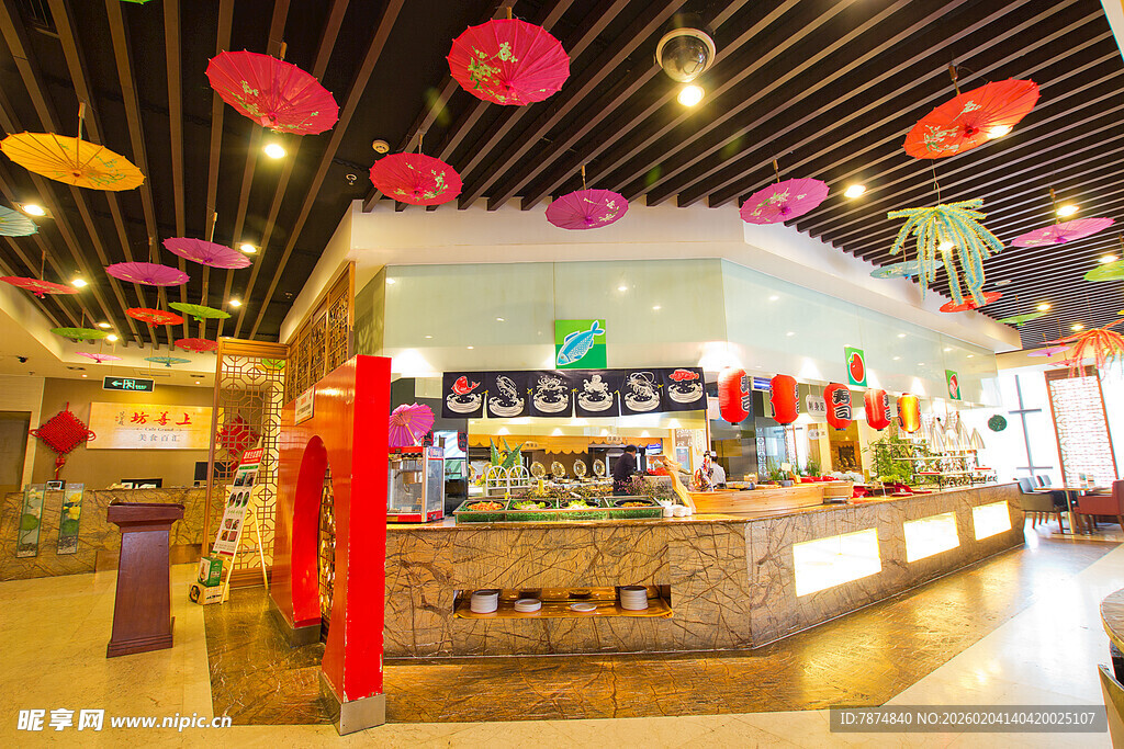 中式风格热闹餐厅内部