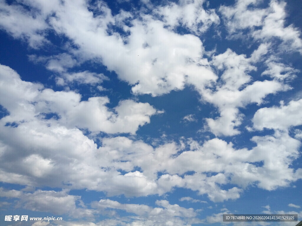 蓝天白云美景