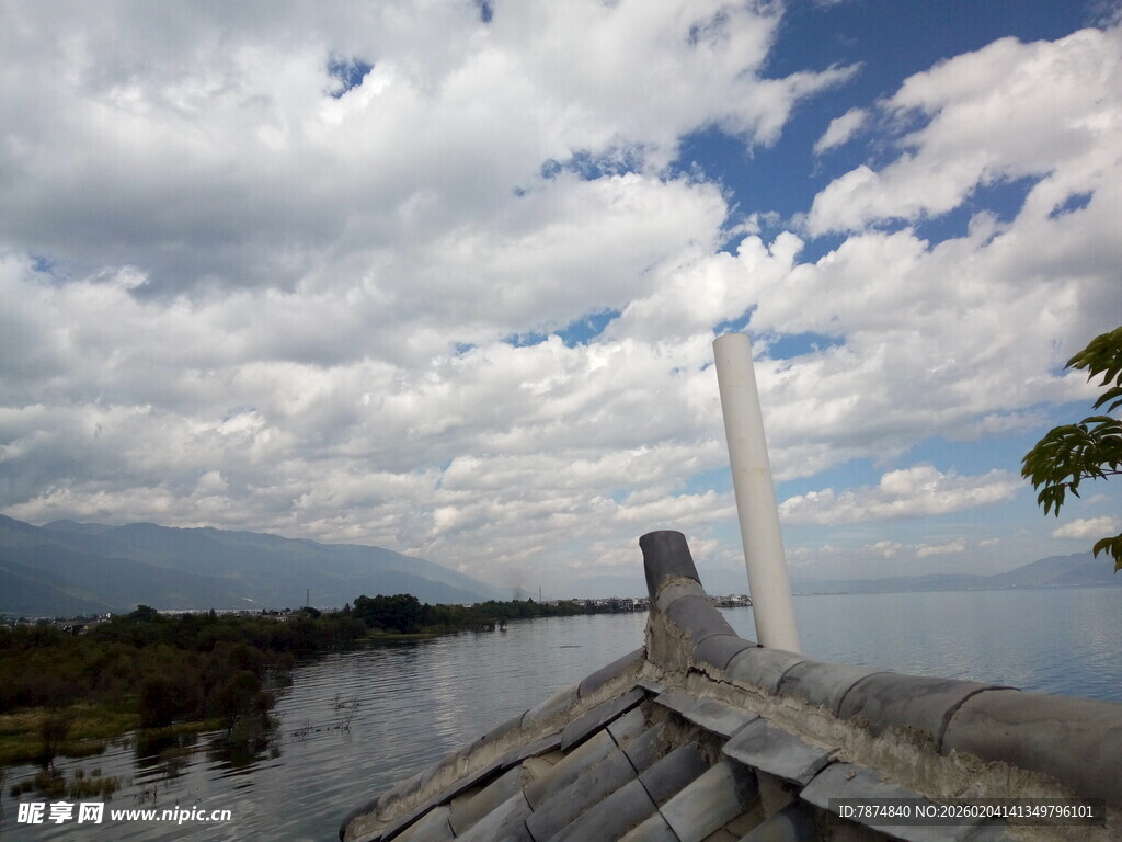 河畔风景