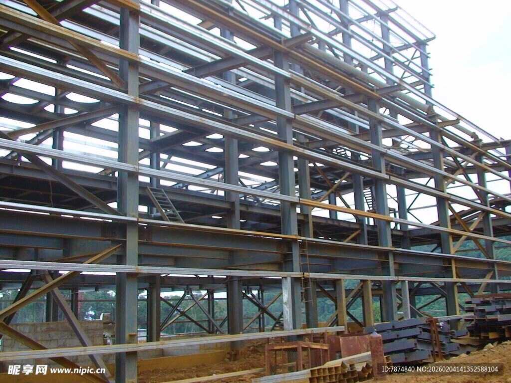 钢结构建筑施工现场