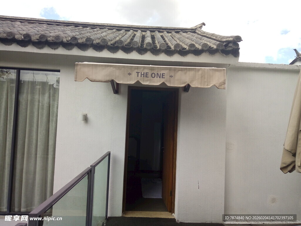 中式宅院门洞