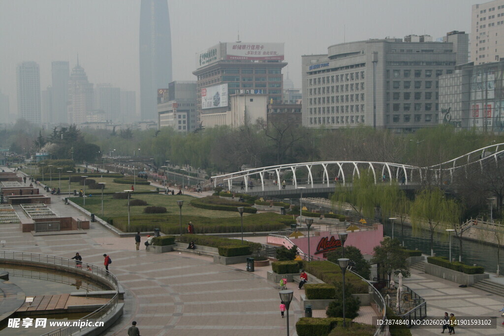 城市公园中的休闲景象