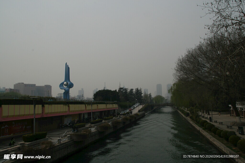 河畔风景