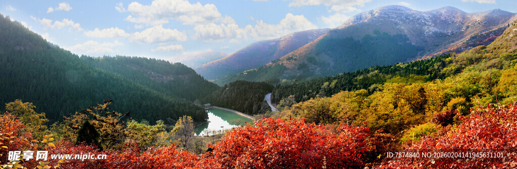 秋日山间绚烂美景